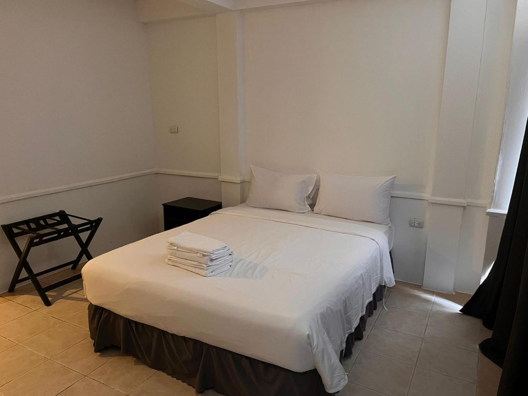 Shalom Center Chaweng Samui Hotel Exterior photo